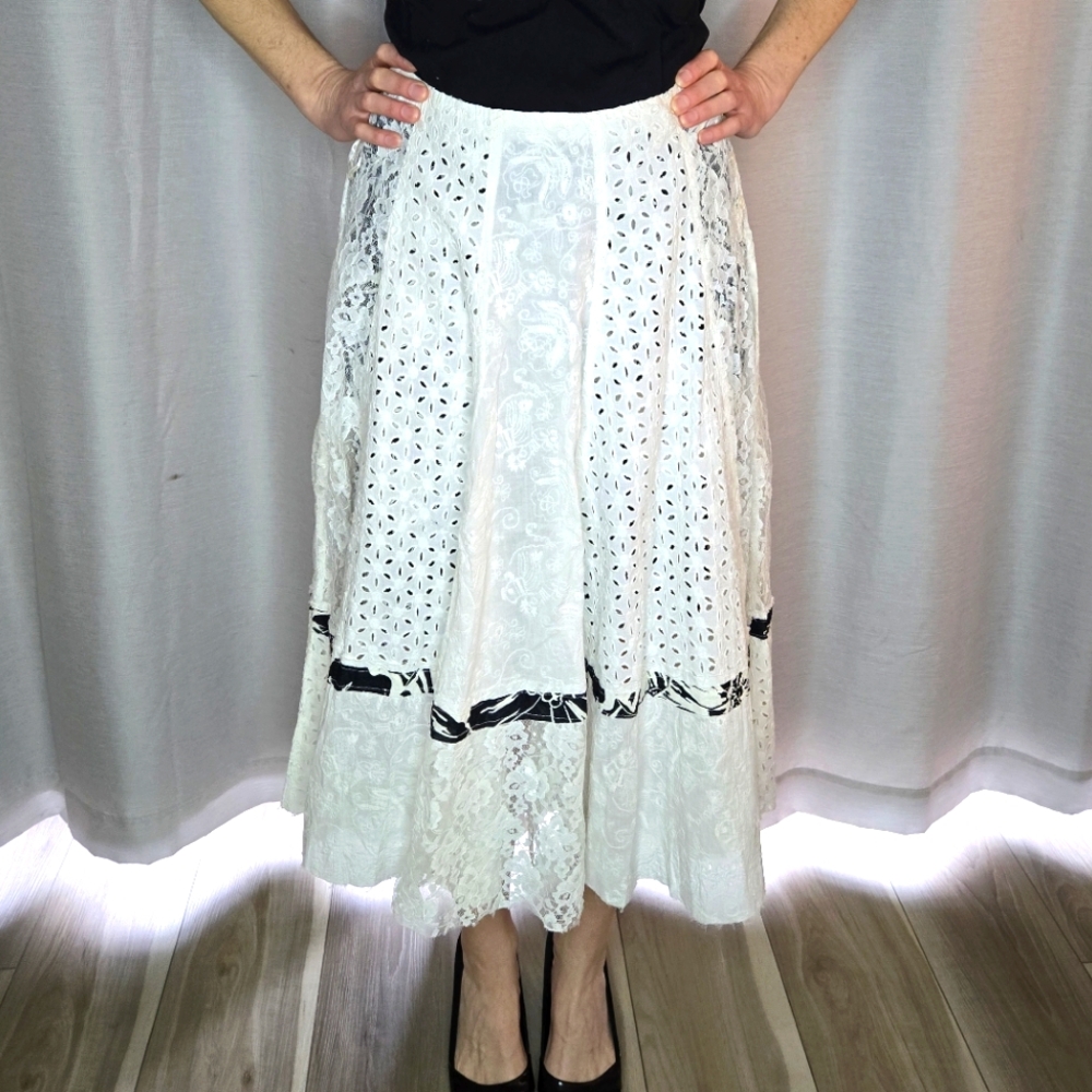 NWT Chaudry sample skirt small